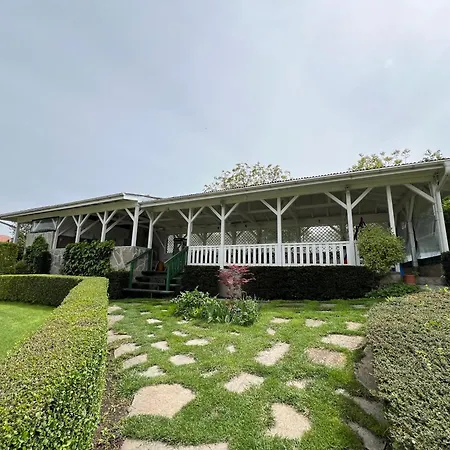 Petra- Medovo, Sunny Gæstehus