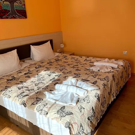 Petra- Medovo, Sunny Villa
